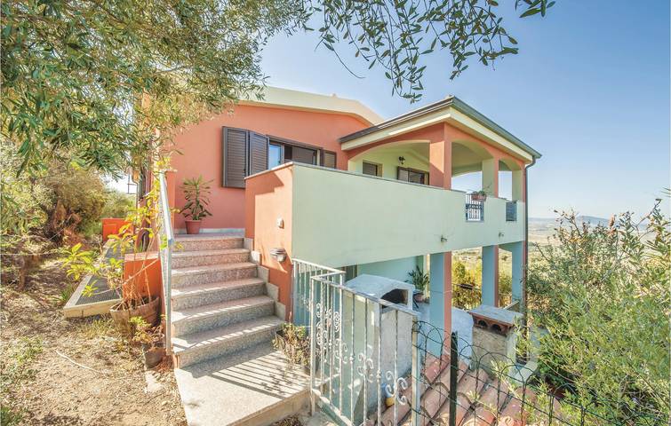 Casa vacanza per 4 persone, con Terrazza a Badesi