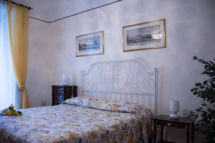Ganze Wohnung, Schöne Wohnung mit einer großen Terrasse hinter der Piazza del Plebiscito in Neapel, Neapel Provinz