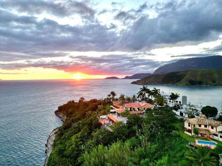 Pousadas para 3 pessoas, com vista e terraço e ainda jardim and piscina em Barequeçaba