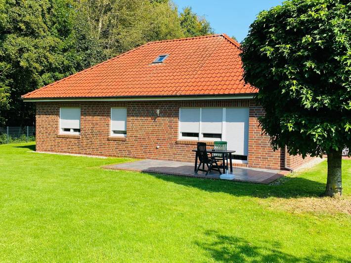 Ferienhaus für 4 Personen, mit Terrasse und Garten in Hage