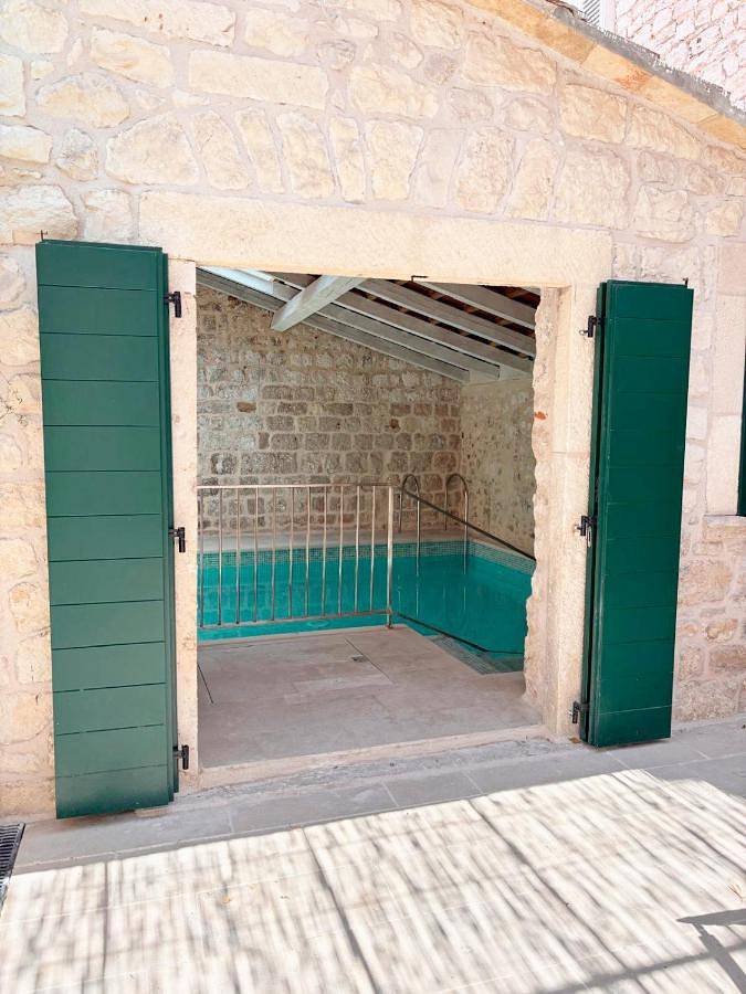 Holiday home for 8 people, with garden and view as well as pool - 1