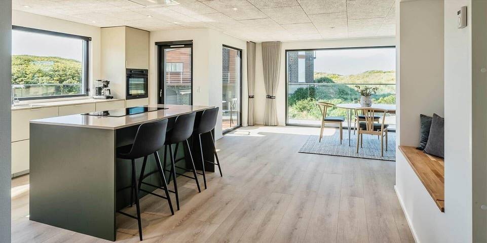 Ferienhaus mit Meerblick für 8 Personen, mit Terrasse und Whirlpool in Vejers Strand