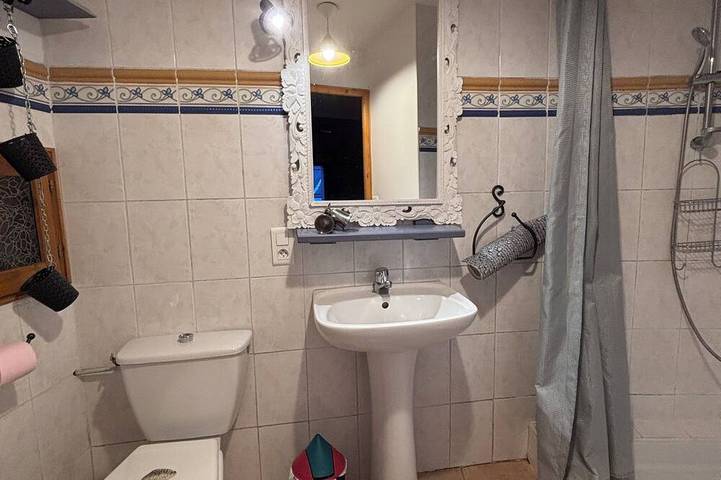 Location de vacances pour 5 personnes, avec terrasse et jardin à Liausson - 4