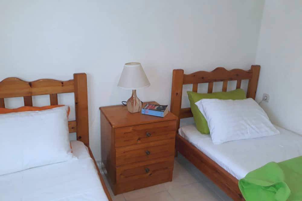 Ganze Wohnung, In den engen Gassen der Altstadt,  familienfreundlich, in Strandnähe in Ierapetra, Lasithi