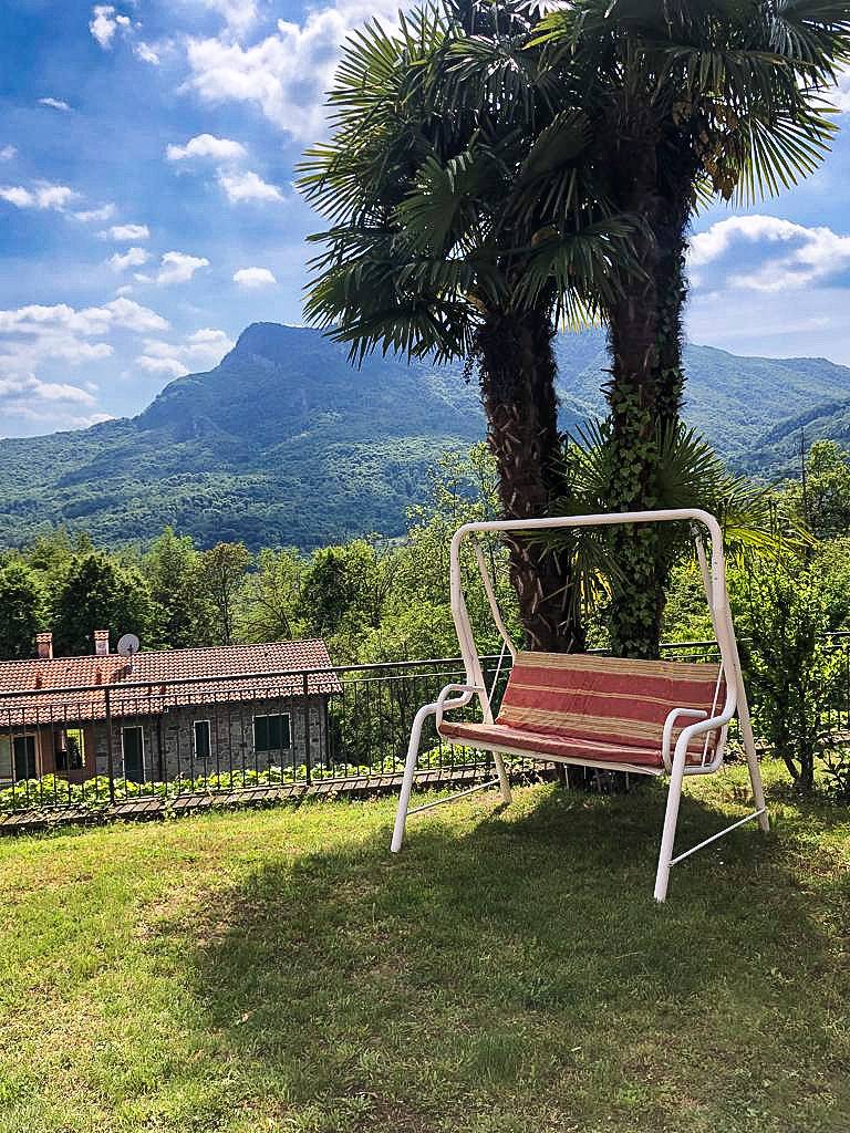 Appartement entier, Appartement de vacances pour 5 personnes avec piscine in Bosco Valtravaglia, Commune de Montegrino Valtravaglia