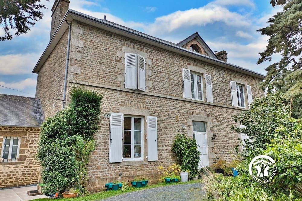 Habitación Anis en antiguo presbiterio: tranquilidad y rutas rurales in Lassay-les-Châteaux, Parc naturel régional Normandie-Maine