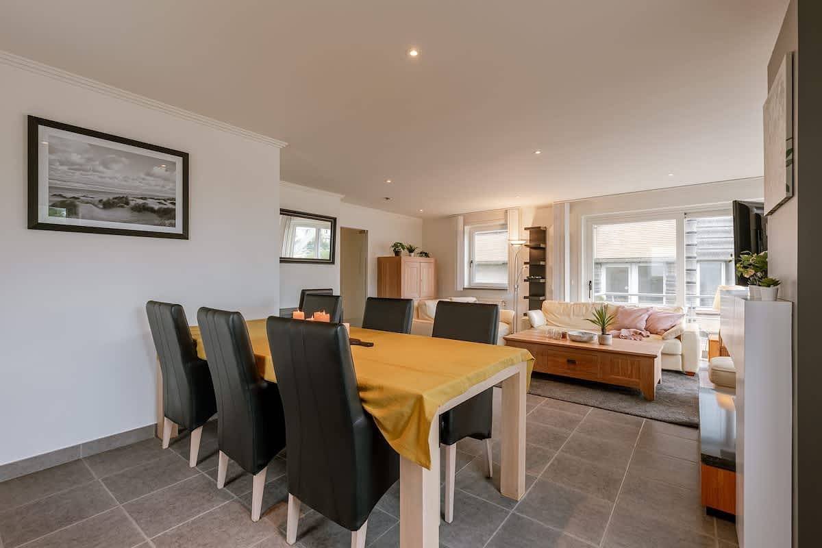Geheel appartement, Vakantieappartement voor 5 personen met balkon/terras in De Panne, Belgische Kust