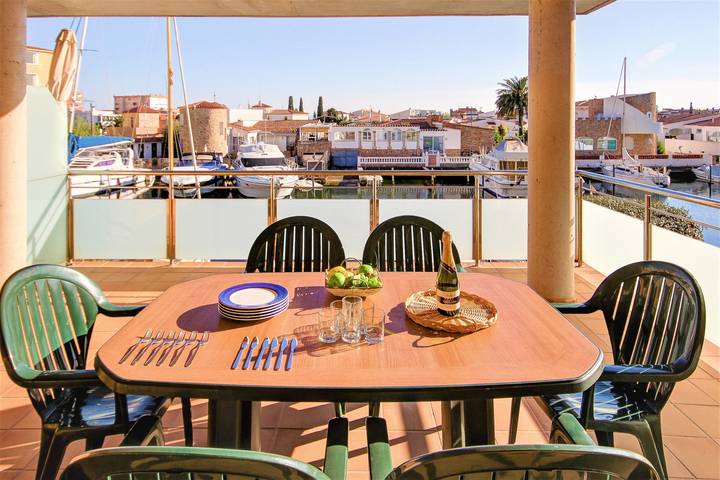 Holiday rental for 4 people, with Terrace and Pool as well as Lake view in Roses
