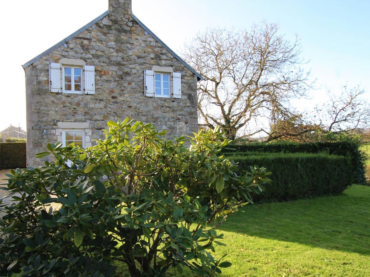 Encantadora casa con chimenea, jardín, se admiten animales in Saint-Martin-le-Hébert, Côte de la Déroute