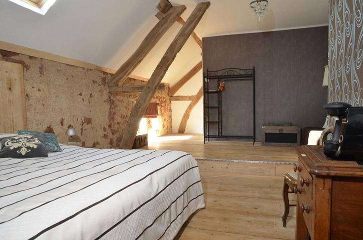 Chambre d’hôte pour 2 personnes, avec bassin pour enfant ainsi que piscine et jardin, animaux acceptés