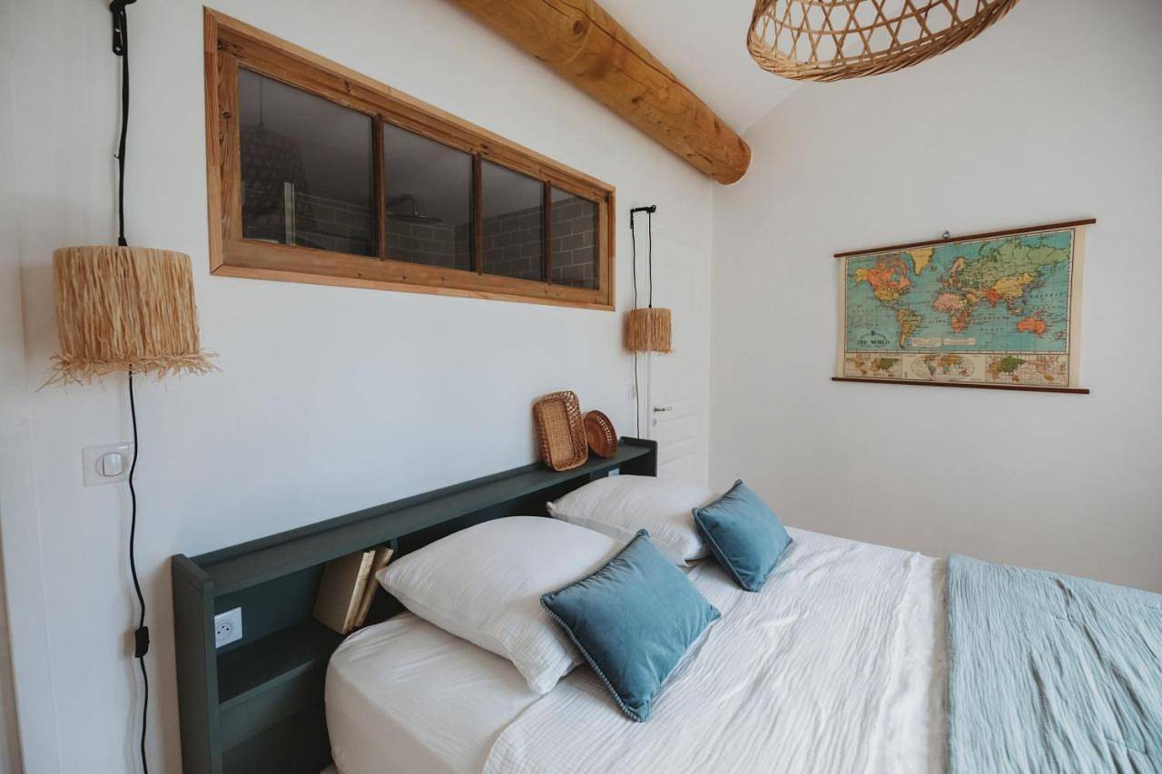 Double Room with Garden View in Châteaurenard, Région d'Arles
