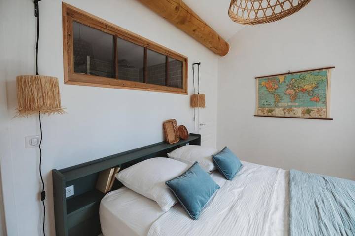 Chambre d’hôte pour 2 personnes, avec vue ainsi que jardin et piscine, adapté aux familles à Châteaurenard - 2