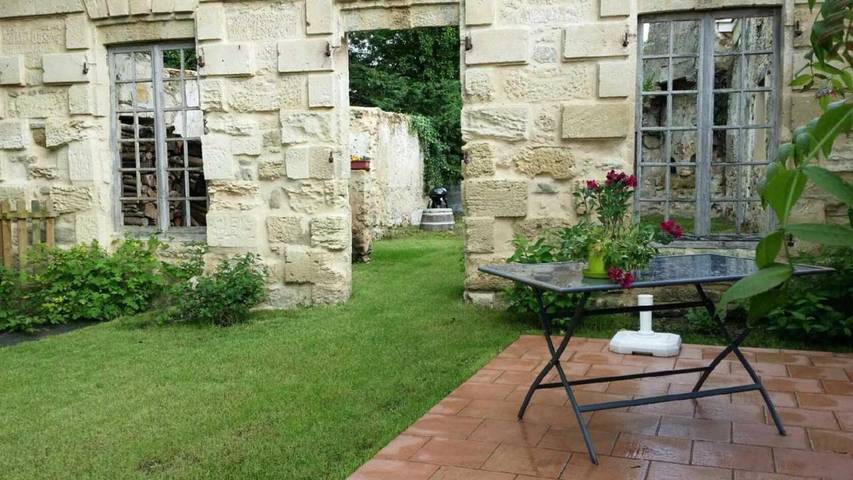 Location de vacances pour 4 personnes, avec jardin et terrasse à Saint-Ciers-d'Abzac - 3