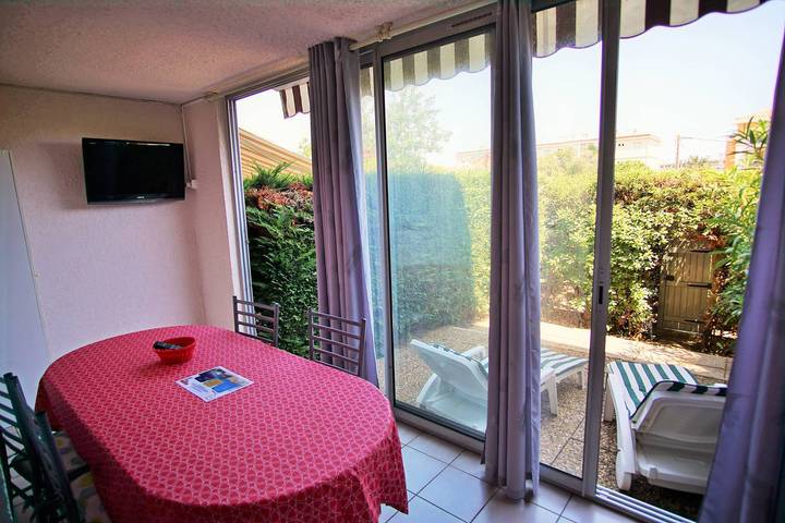 Apartamento vacacional entero, ¡Residencia con piscina y estacionamiento privado! in La Seyne-sur-Mer, Costa mediterránea (Francia)