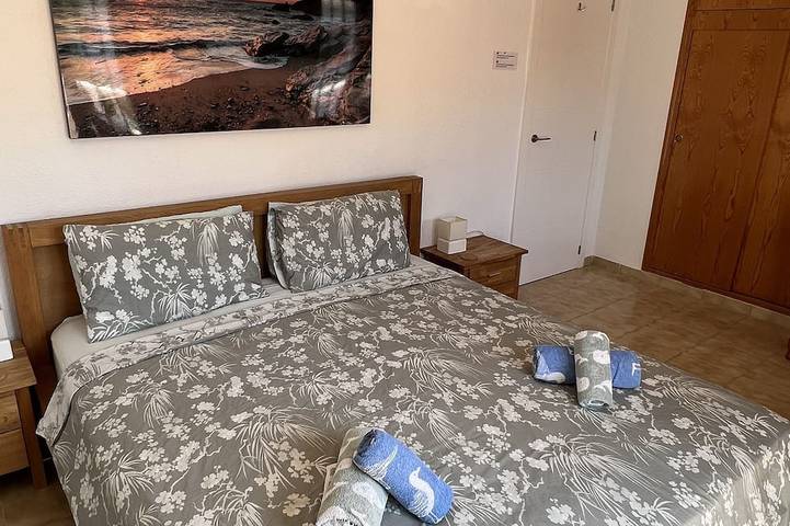 Entire House - Walk to beach, bars and restaurants! in La Zenia, Orihuela