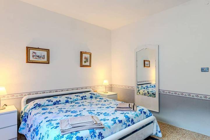 Beautiful private villa for 5 guests with WIFI, TV, patio and pets allowed in Piantedo (Village), Piantedo