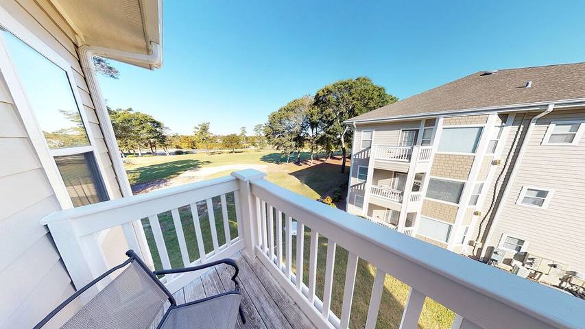 Vacation rental for 8 people, with hot tub and pool as well as balcony in Sunset Beach (NC)