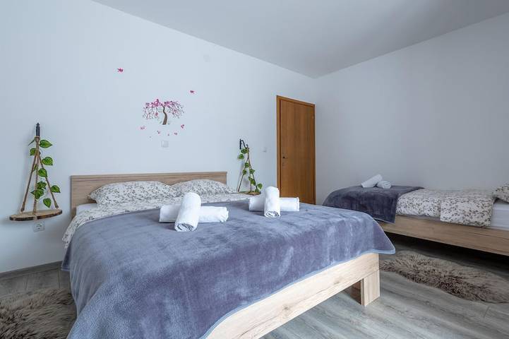 Nice home in Novo Zvecevo with sauna in Pozega-Slawonien