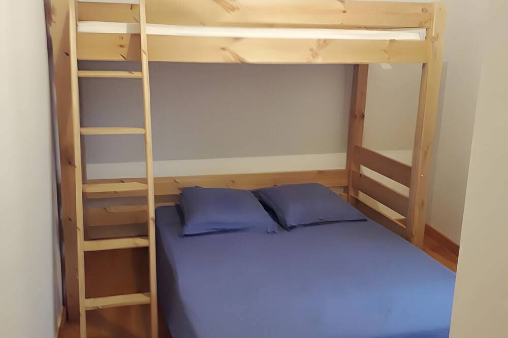 Apartamento entero, Casa de Vacaciones 'Aigueblanche' con Vista a la Montaña y Wi-Fi in Aigueblanche, Savoie