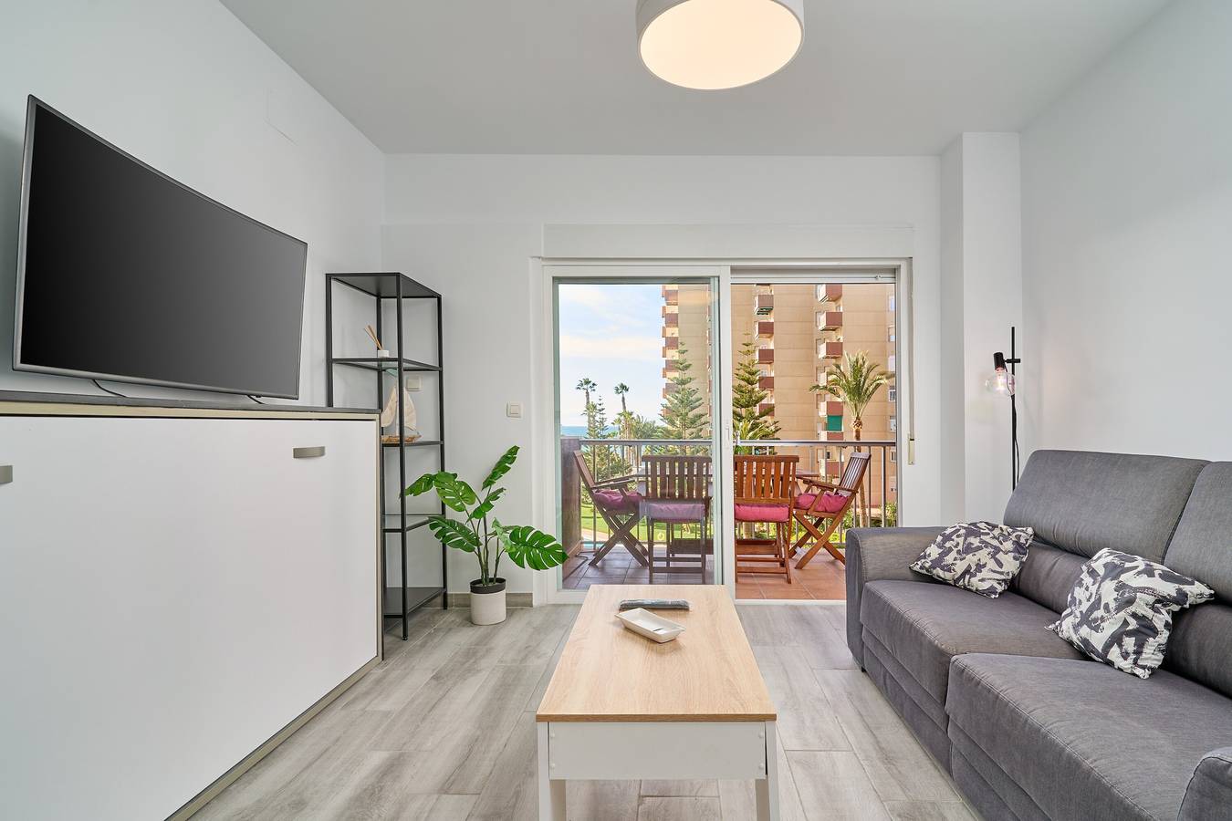 Ganze Wohnung, Ferienwohnung 'Apartamento Son De Mar Gondolas' mit Meerblick, Gemeinschaftspool und Wi-Fi in Playa Puerta del Mar, Almuñecar