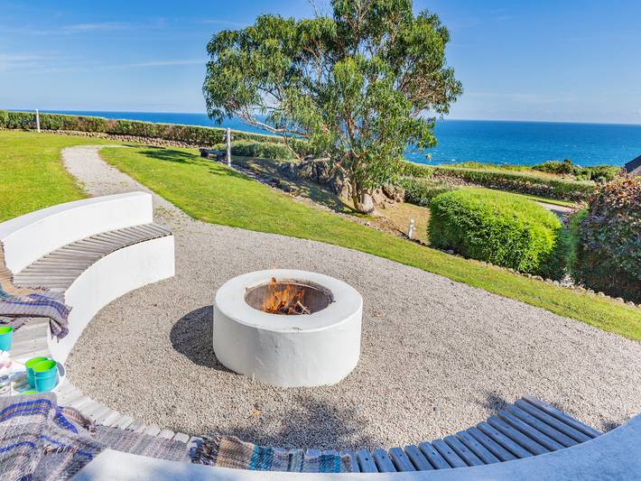 Holiday rental for 8 people, with garden in The Lizard Peninsula