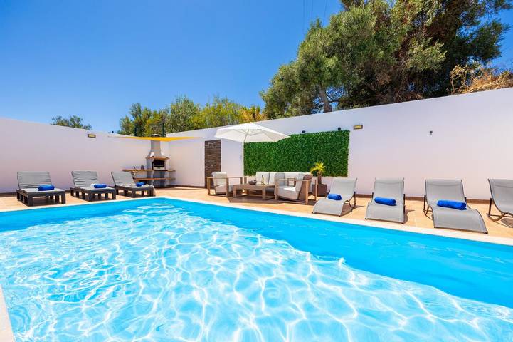 Villa für 8 Personen, mit Terrasse und Garten in Faro - 3