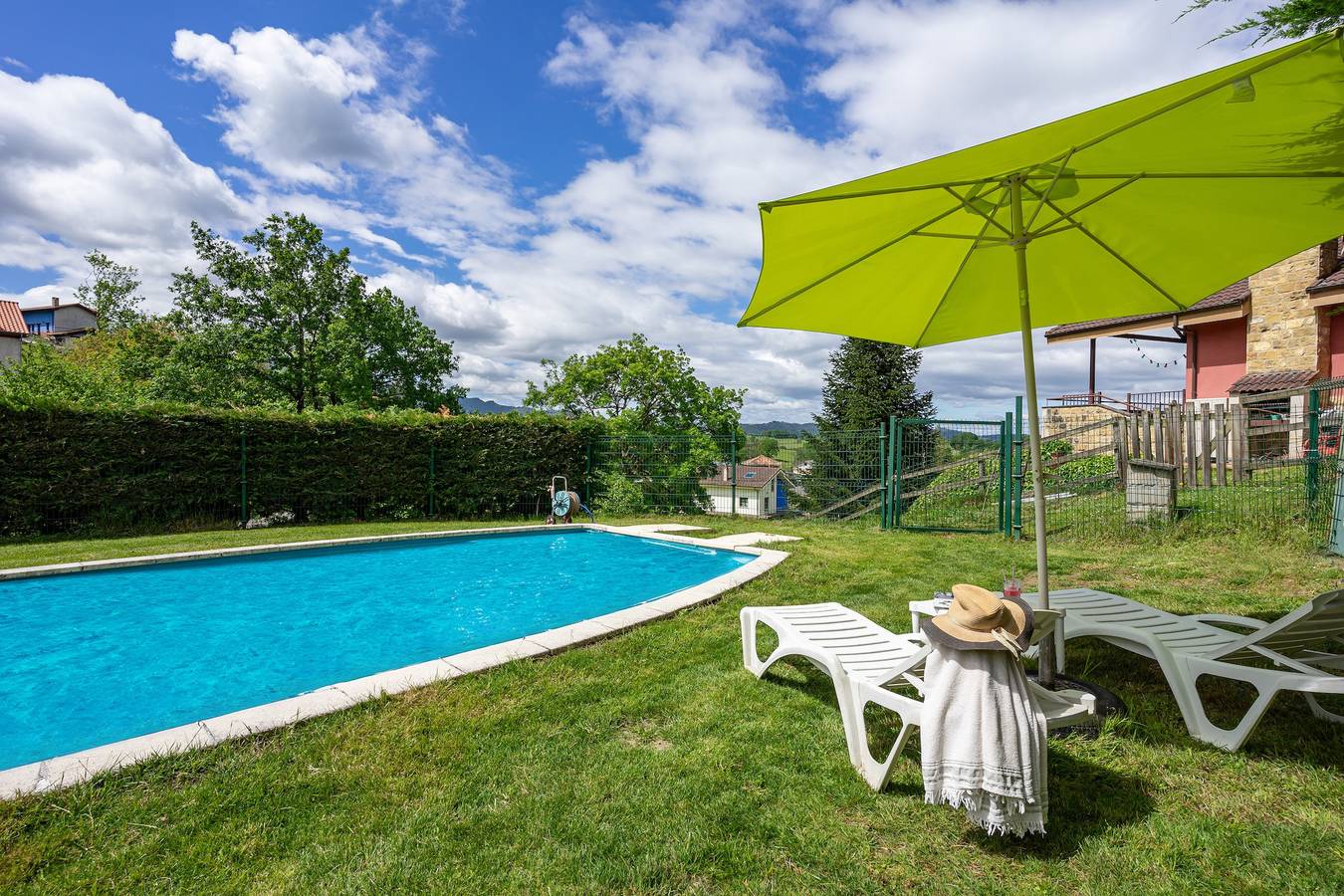 Ferienhaus 'La Ceriquina' mit Bergblick, Gemeinschaftspool und Wlan in Purnea / Pruneda, Nava