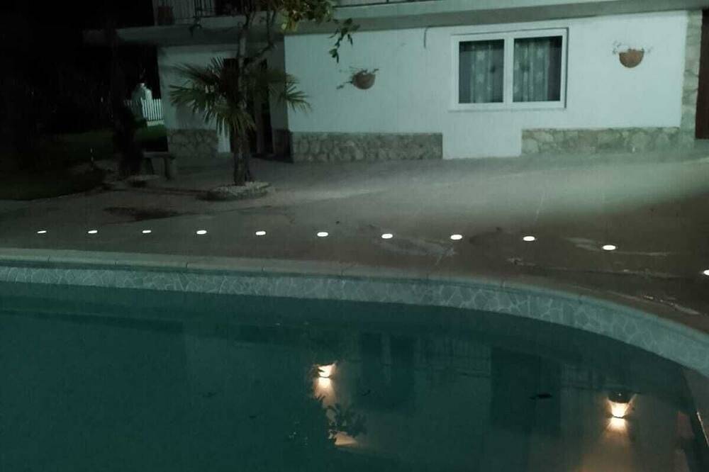 Elegant villa of the leaves garden swimming pool whirlpool shower sauna. in Venticano, Avellino Province