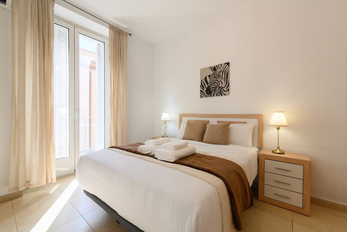 Appartement entier, M (Din133B)Apartamento de 2 Dormitorios a Pasos de in Centro (Madrid), Madrid