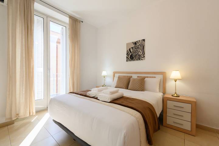 Apartamento entero, M Apartamento de 2 Dormitorios a Pasos de in Centro (Madrid), Madrid
