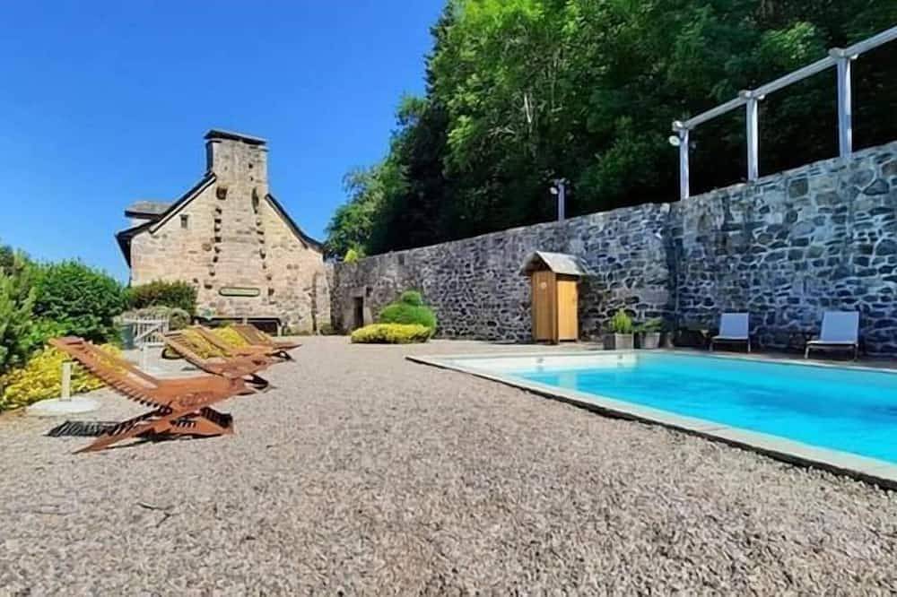 Gite Le Four vue campagne in La Terrisse, Argences en Aubrac