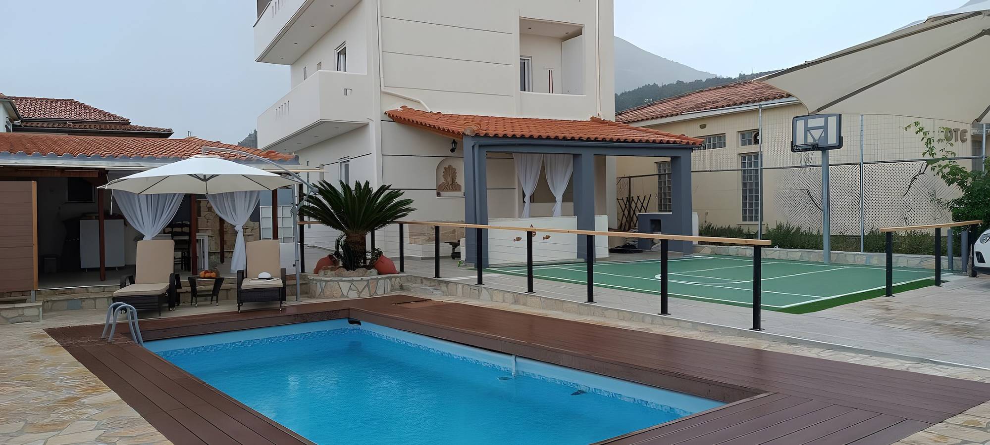 Ganze Wohnung, Studio-Apartment mit Meerblick und 2 Balkonen in Korinthia