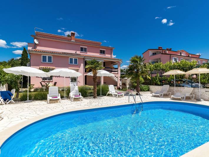 Ferienwohnung für 3 Personen, mit Garten und Terrasse in Nova Vas