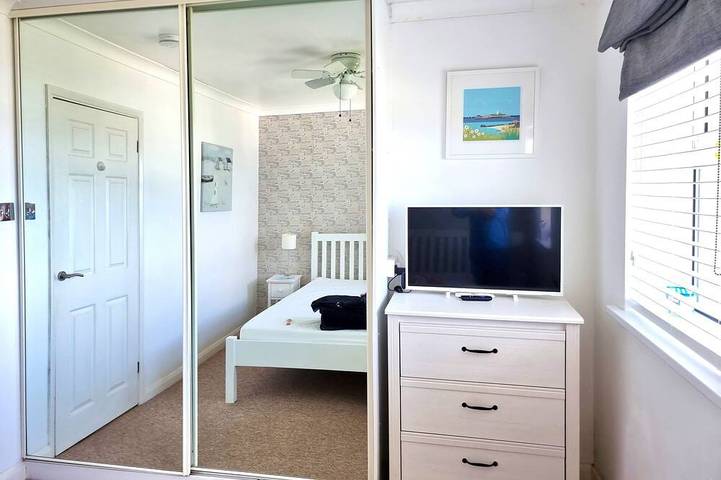 Entire apartment, Sea Spray St Ives Stunning sea views 2 Bedroom duplex with parking Dog friendly in St. Ives, Cornwall