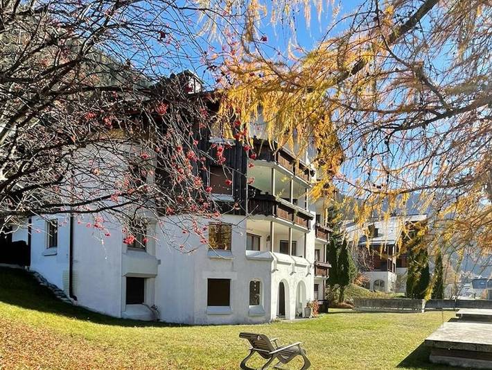 Ferienwohnung für 6 Personen, mit Balkon und Garten in Tinzen