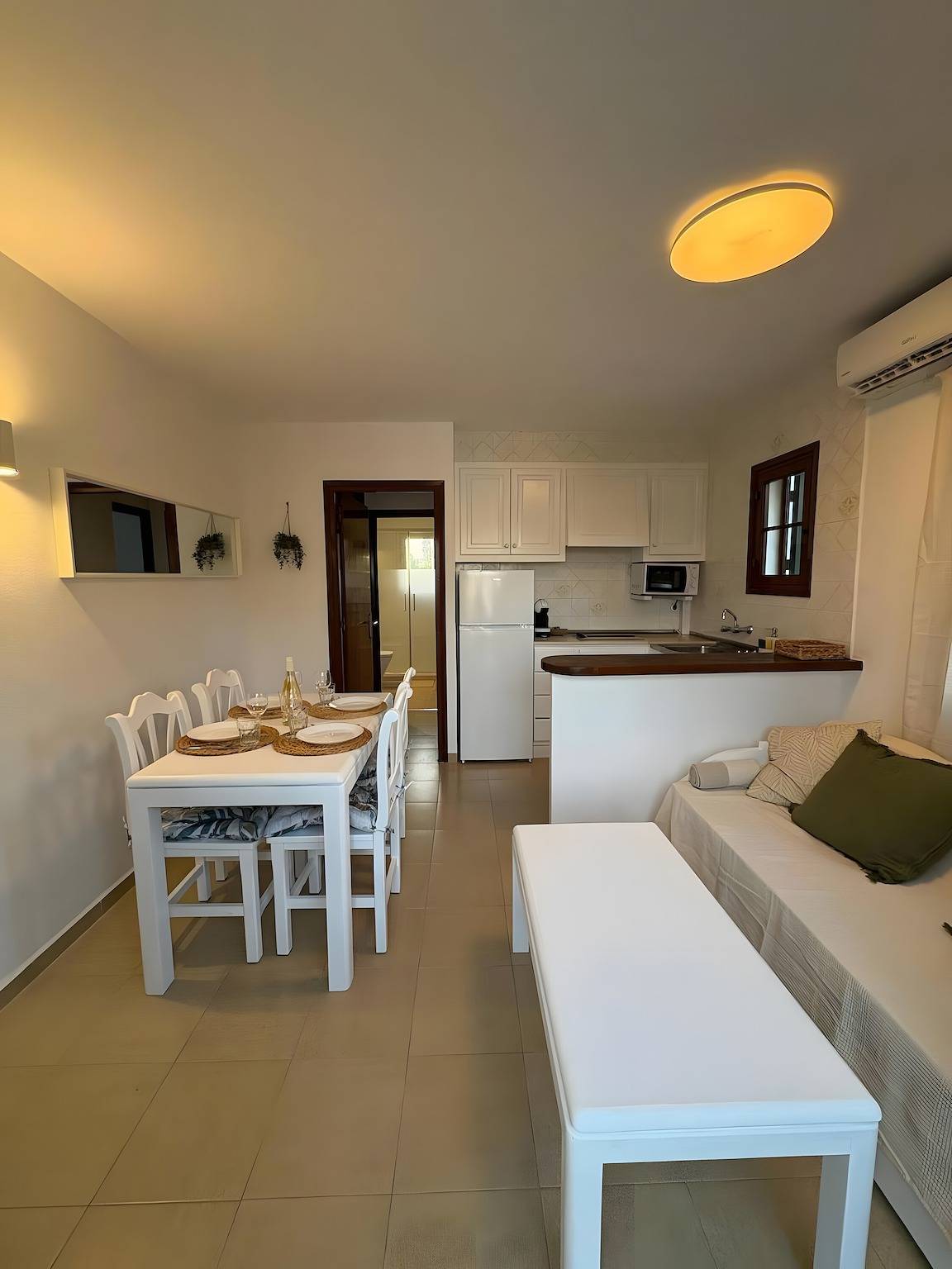 Appartement entier, Appartement 'En La Playa Con Piscina' avec Piscine Commune, Wi-Fi et Climatisation in Son Xoriguer, Ciutadella