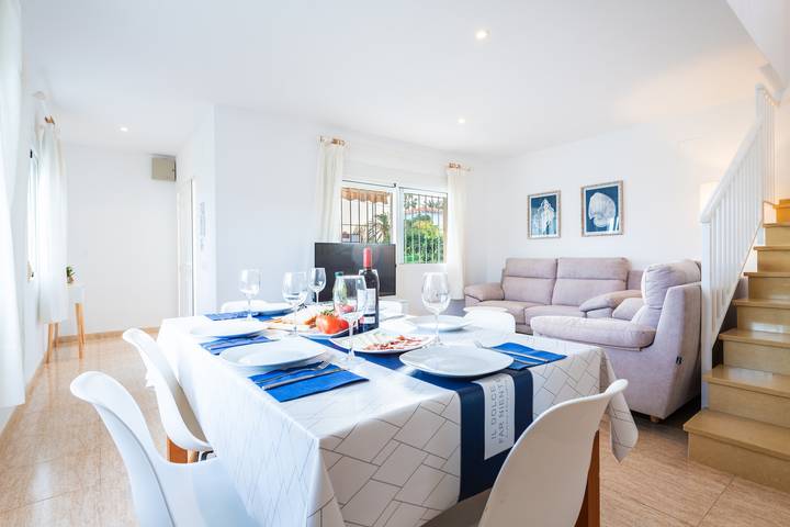 Ferienhaus 'Casa Mar' mit Meerblick, Pool, Garten und Wlan in Zona Triador, Vinaròs
