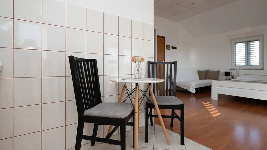 Studio für 2 Personen, mit Terrasse in Sukosan - 2