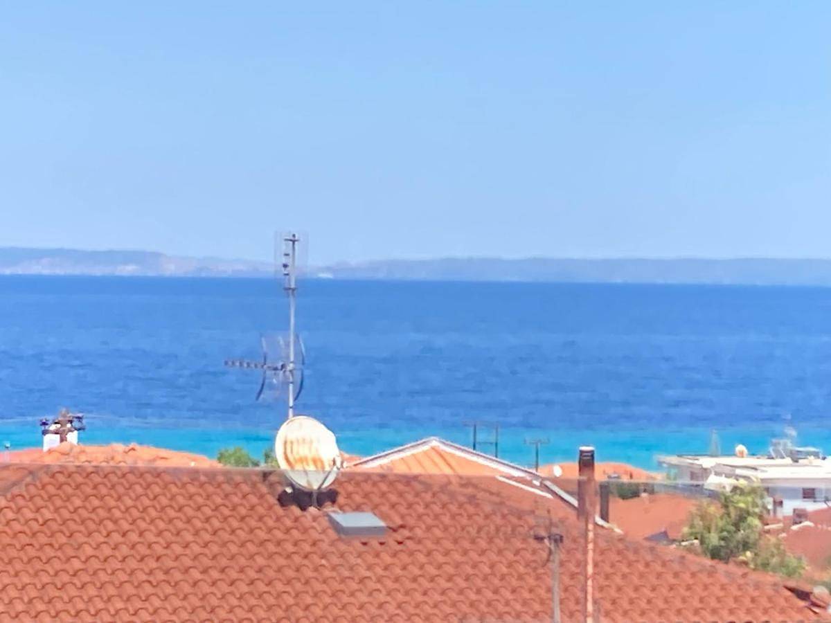 Apartment with Sea View in Polychrono, Cassandra