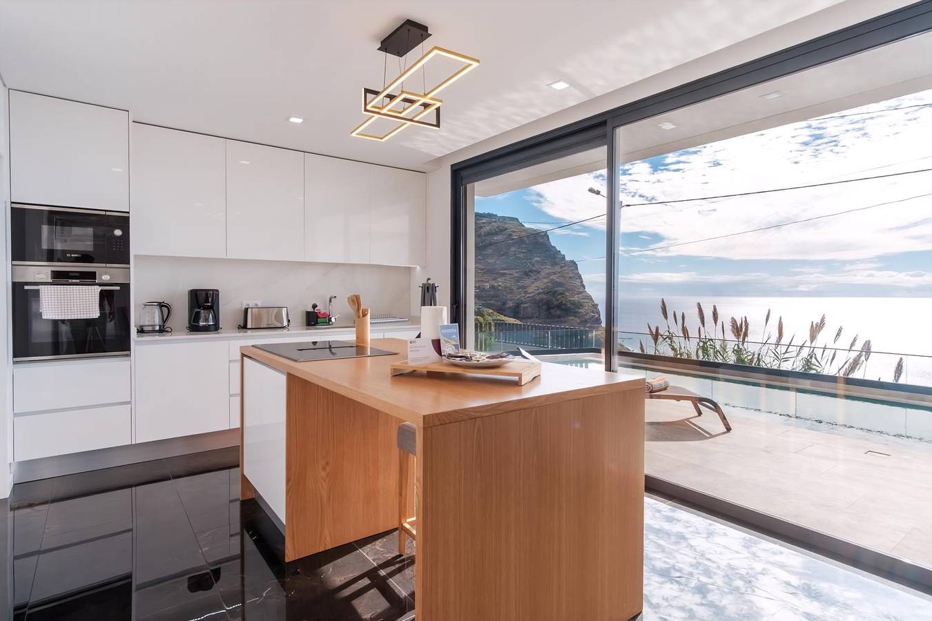 Guestready - Oasis madérien avec vue sur l'océan in Campanário, Île de Madère
