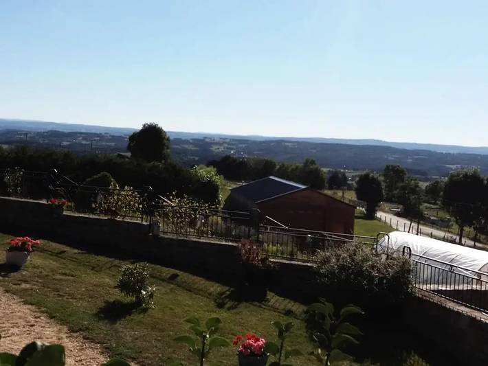 Gîte pour 4 personnes, avec jardin ainsi que piscine et terrasse, animaux acceptés à Saint-Alban-sur-Limagnole - 3