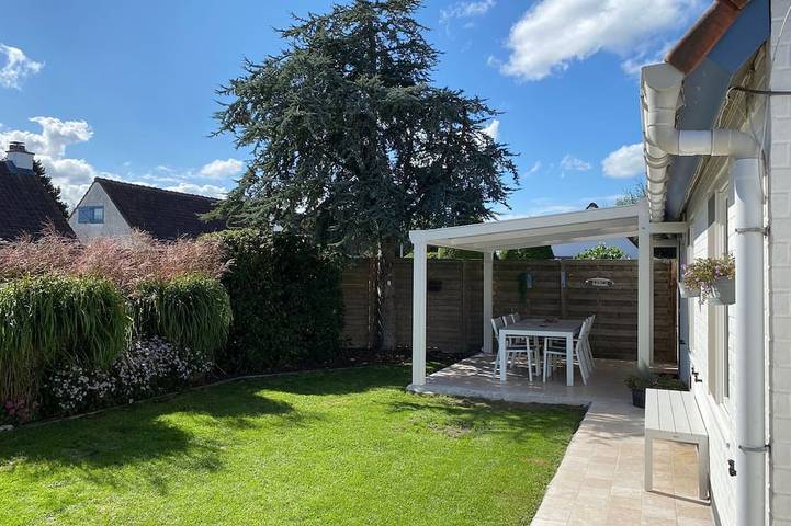 Ferienhaus für 4 Personen, mit Pool und Garten in De Panne