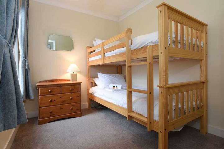 Pet friendly  direct water access  3bed sleeps 6 in Fareham, Hampshire