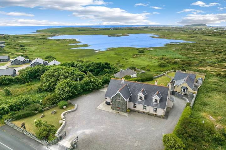 Holiday rental for 18 people, with terrace in Ballyconneely