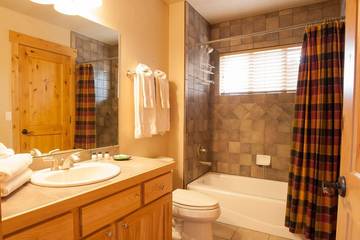 Villa for 12 Guests in Summit County, Keystone, Picture 3