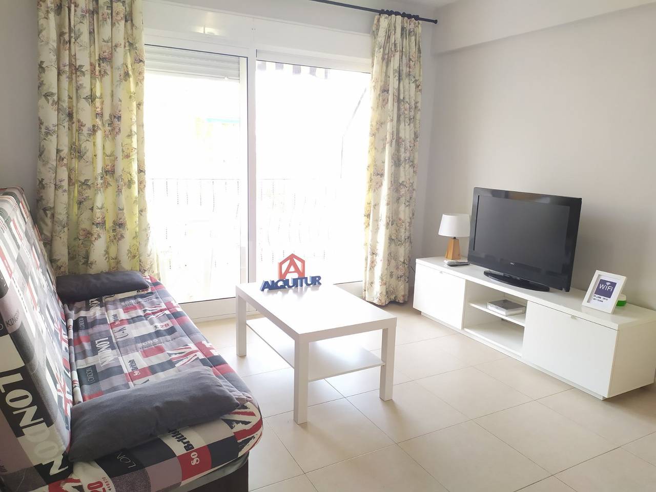 Entire apartment, Holiday apartment for 4 people with terrace in Cullera, Costa de Valencia