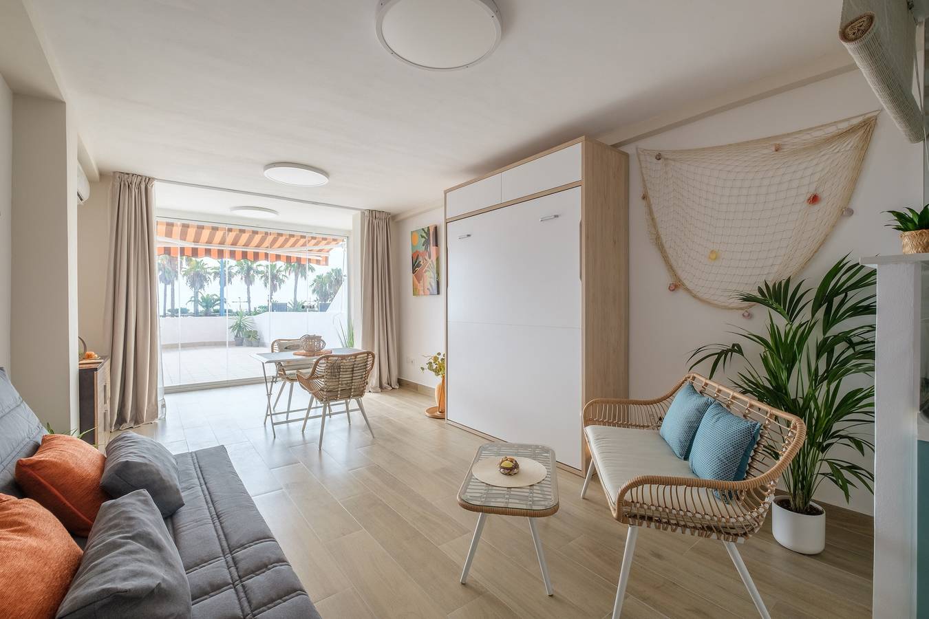 Estudio entero, Apartamento estudio 'Estudio En Peñíscola' con vistas al mar, piscina compartida y Wi-Fi in Peñíscola, Costa del Azahar