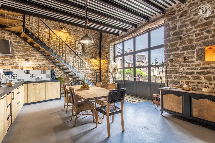 Gîte pour 4 personnes, avec Jacuzzi ainsi que Terrasse et Jardin