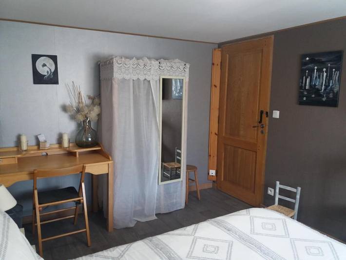 Location de vacances pour 2 personnes, avec piscine et jardin à Laval - 2