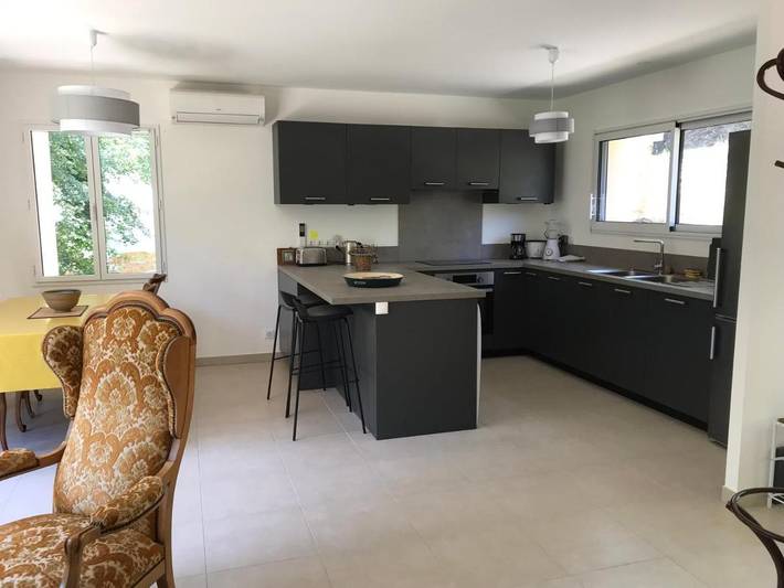 Appartement de vacances pour 4 personnes, avec terrasse ainsi que vue et jardin